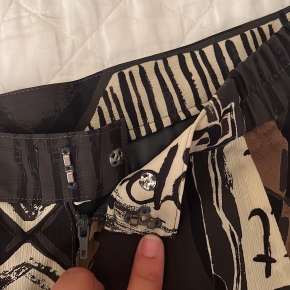 Geometric High-Low Skirt - Picture 4 of 4